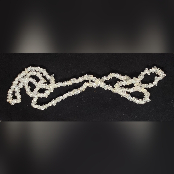 Elegant Clear Quartz Chips Necklace with Long Design and Classic Appeal - Picture 2 of 6